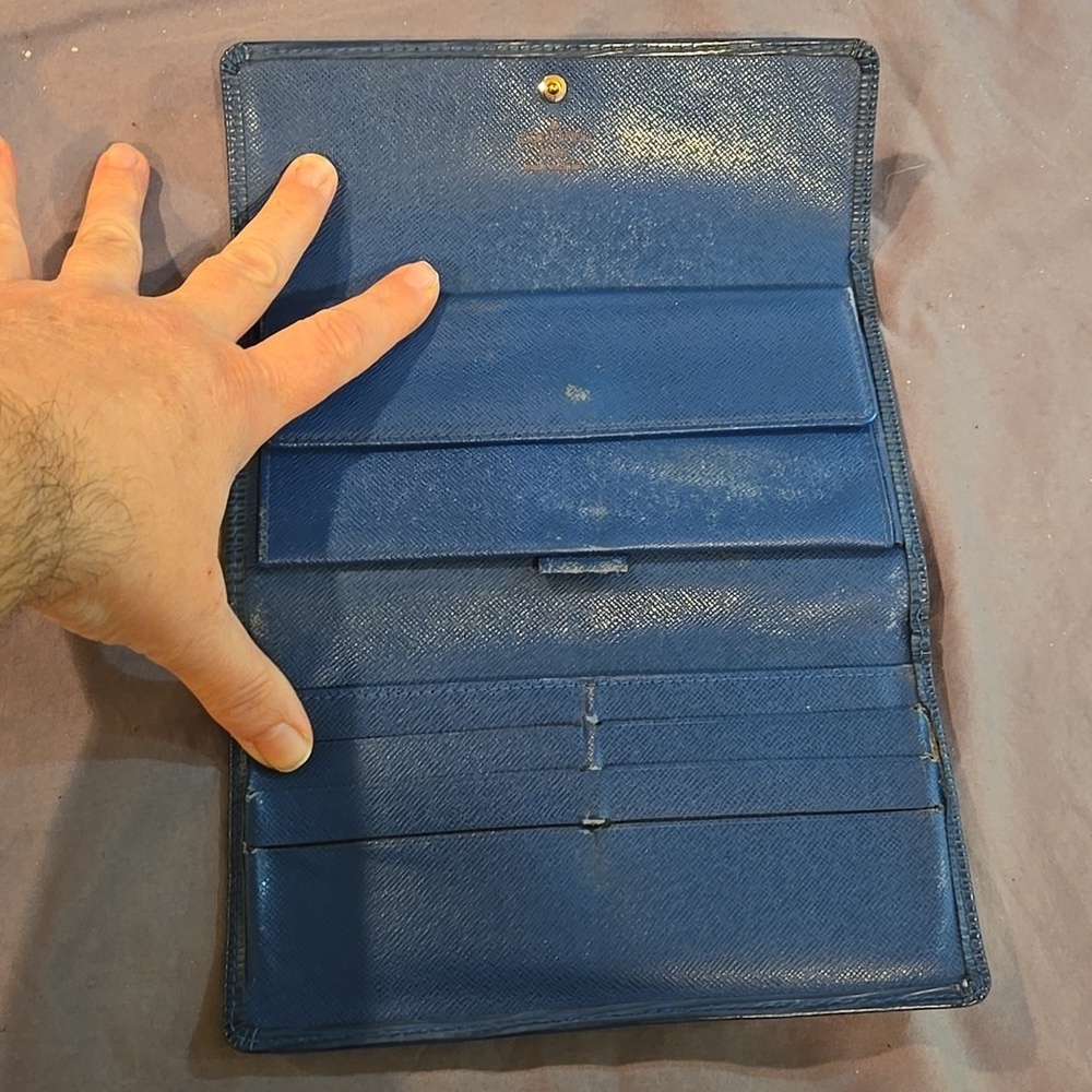 Louis Vuitton Blue Wallet - Picture 11 of 11